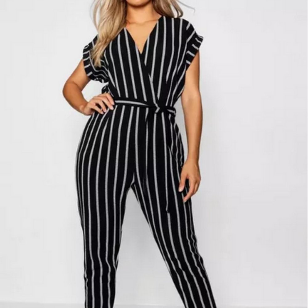 boohoo Plus | Pinstripe Taylored Jumpsuit Sz 16 NWT